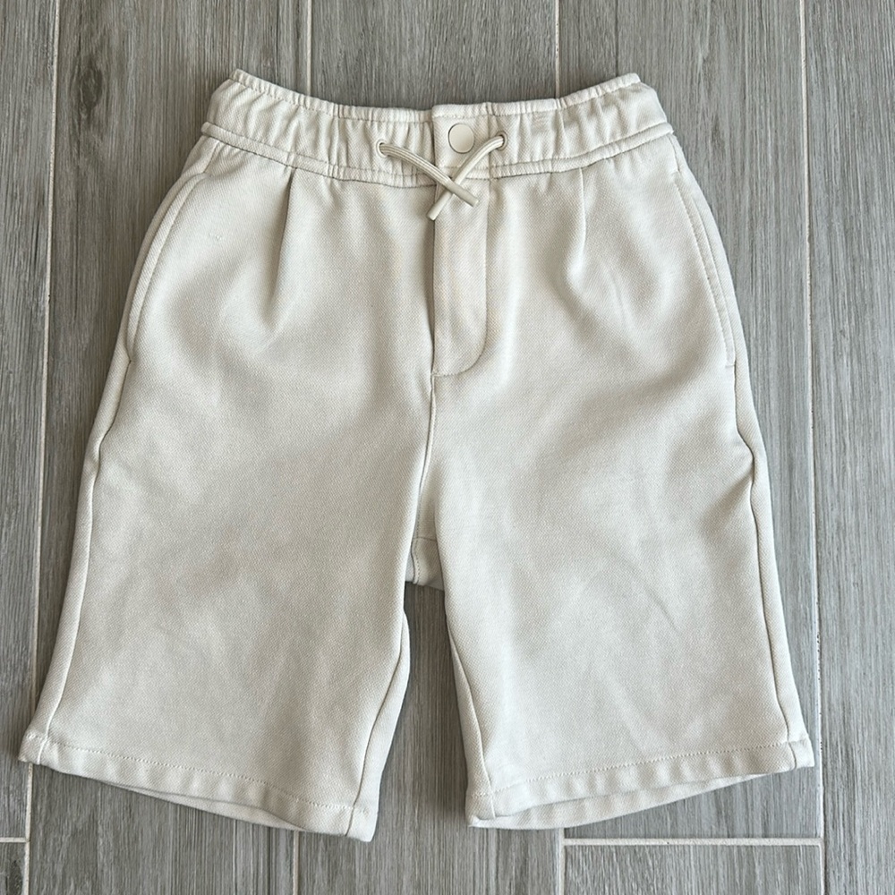 Zara Classic Shorts Size 9 with Button